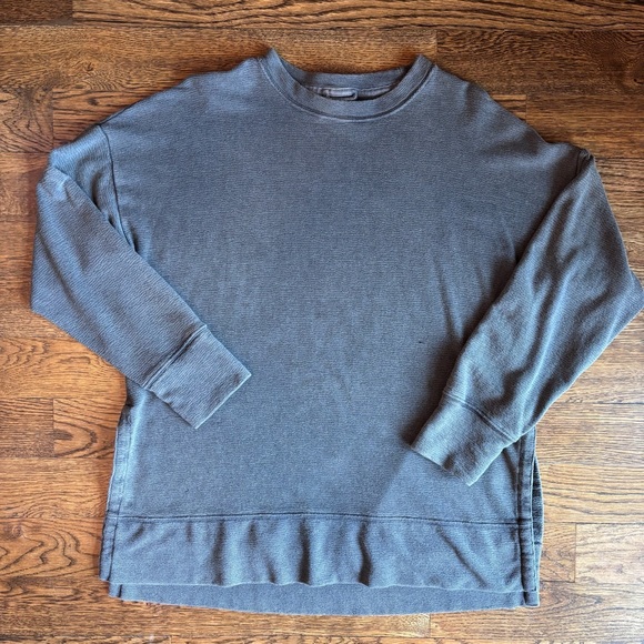 aerie Tops - Aerie Oversized Crewneck Pullover | Size Medium